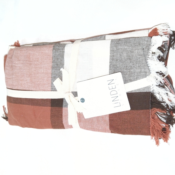 Linden Street Studio Other - Linden Street Set of 4 Napkins NWT Brown Black and White Plaid